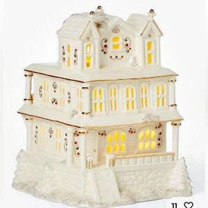 New LENOX Mistletoe Park Victorian House